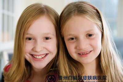 正确分辨老年白斑和白癜风 正确分辨老年白斑和白癜风